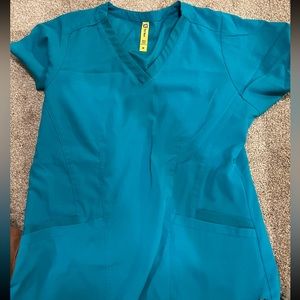 Wonder wink scrub top